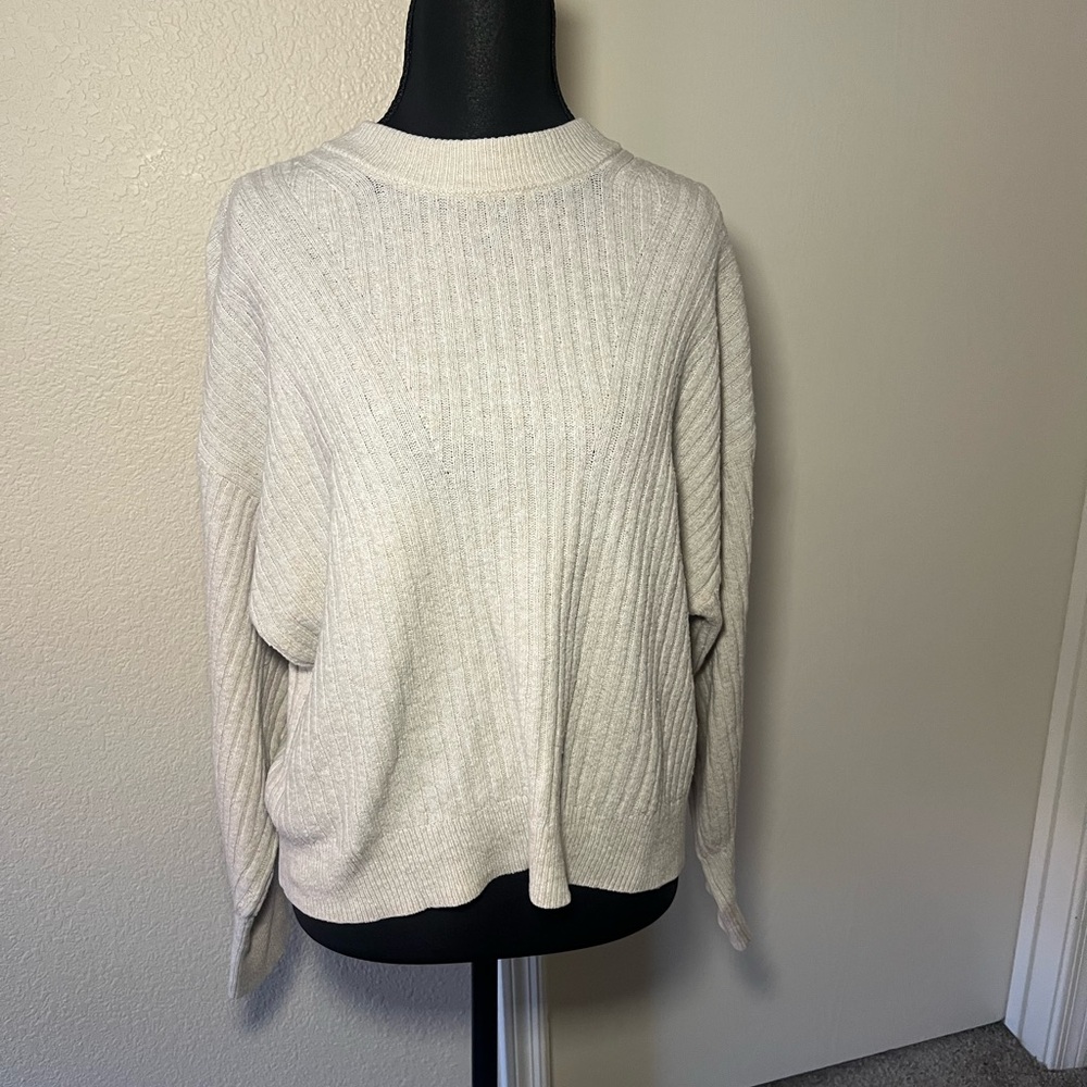 H&M Cream Crew Neck Sweater with Ribbed Texture